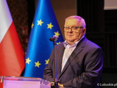 Członek Zarządu Województwa Lubuskiego Tadeusz Jędrzejczak wita uczestników szkolenia 