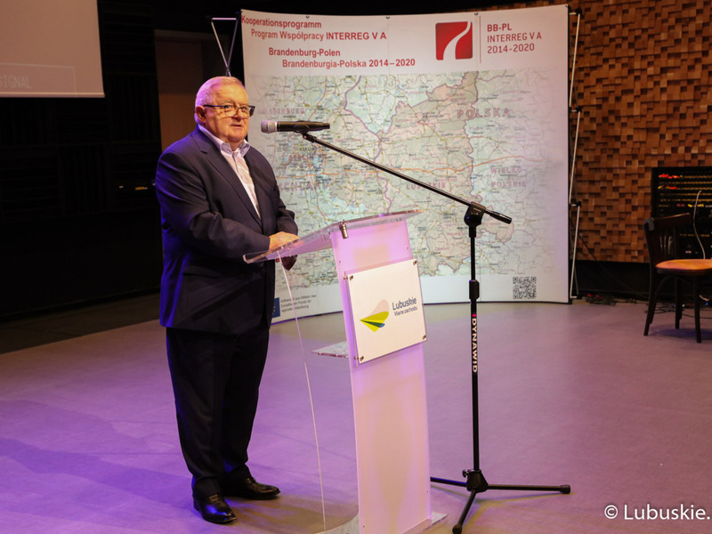 Członek Zarządu Województwa Lubuskiego Tadeusz Jędrzejczak wita uczestników szkolenia