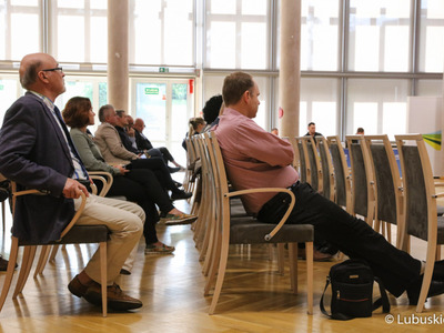 Uczestnicy Lubuskiego Forum Innowacji w Sali Kolumnowej urzędu marszałkowskiego w Zielonej Górze