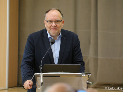 Dr Jerzy Tutaj na Lubuskim Forum Innowacji w Sali Kolumnowej urzędu marszałkowskiego w Zielonej Górze