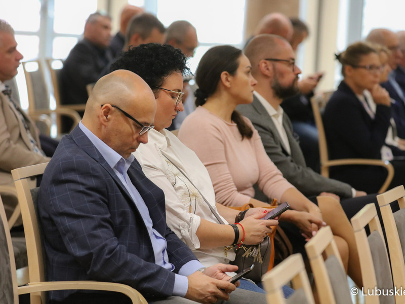 Uczestnicy Lubuskiego Forum Innowacji w Sali Kolumnowej urzędu marszałkowskiego w Zielonej Górze