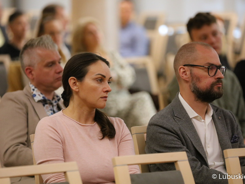 Uczestnicy Lubuskiego Forum Innowacji w Sali Kolumnowej urzędu marszałkowskiego w Zielonej Górze