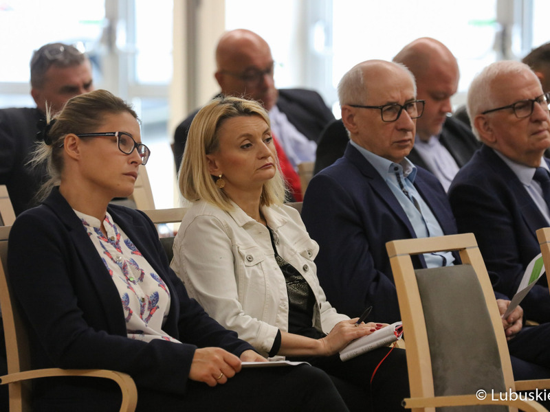 Uczestnicy Lubuskiego Forum Innowacji w Sali Kolumnowej urzędu marszałkowskiego w Zielonej Górze