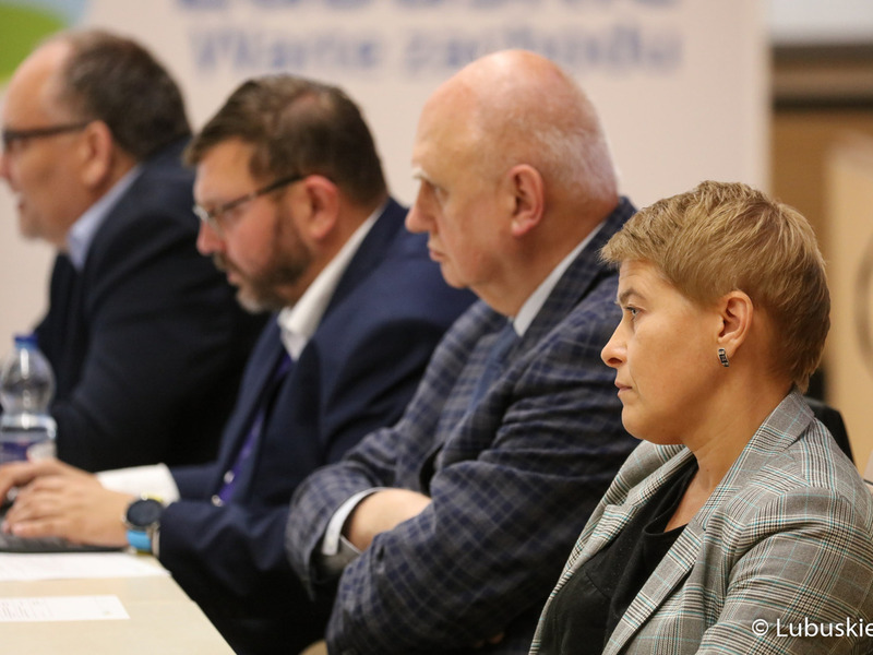 Uczestnicy Lubuskiego Forum Innowacji w Sali Kolumnowej urzędu marszałkowskiego w Zielonej Górze