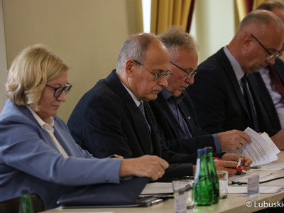 Posiedzenie sejmikowej Komisji ds. Klimatu o sytuacji na Odrze