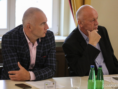 Posiedzenie sejmikowej Komisji ds. Klimatu o sytuacji na Odrze