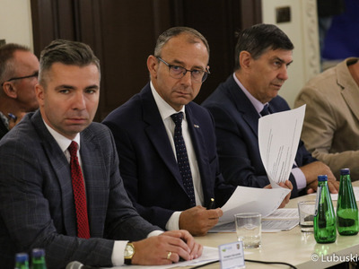 Posiedzenie sejmikowej Komisji ds. Klimatu o sytuacji na Odrze
