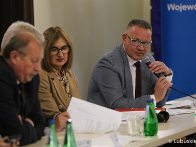 Posiedzenie sejmikowej Komisji ds. Klimatu o sytuacji na Odrze