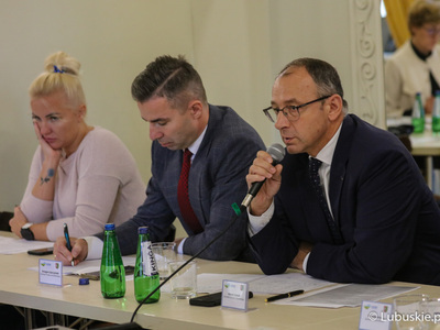 Posiedzenie sejmikowej Komisji ds. Klimatu o sytuacji na Odrze