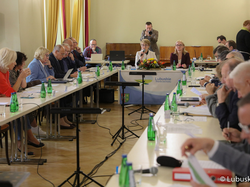 Posiedzenie sejmikowej Komisji ds. Klimatu o sytuacji na Odrze