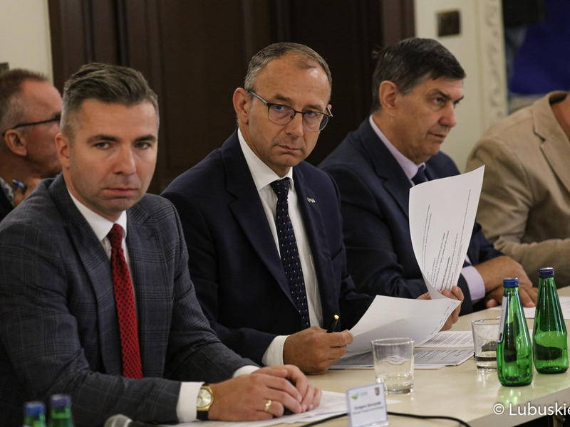 Posiedzenie sejmikowej Komisji ds. Klimatu o sytuacji na Odrze