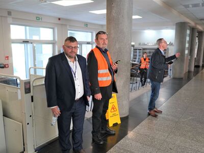 Ćwiczenia ewakuacyjne w urzędzie marszałkowskim w Zielonej Górze 
