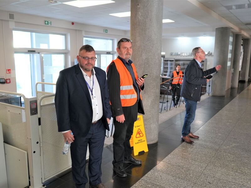Ćwiczenia ewakuacyjne w urzędzie marszałkowskim w Zielonej Górze