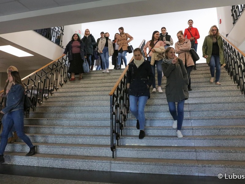 Ćwiczenia ewakuacyjne w urzędzie marszałkowskim w Zielonej Górze