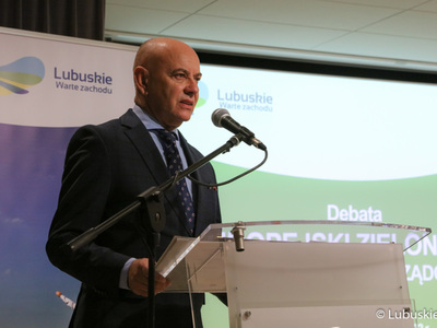Marek Kamiński - jeden z prowadzących debatę samorządową w Muzeum Ziemi Lubuskiej w Zielonej Górze 