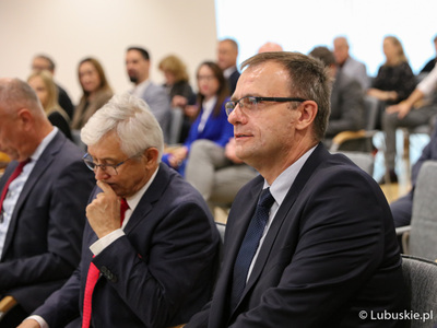 Uczestnicy debaty samorządowej w Muzeum Ziemi Lubuskiej w Zielonej Górze 