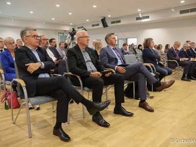 Uczestnicy debaty samorządowej w Muzeum Ziemi Lubuskiej w Zielonej Górze 