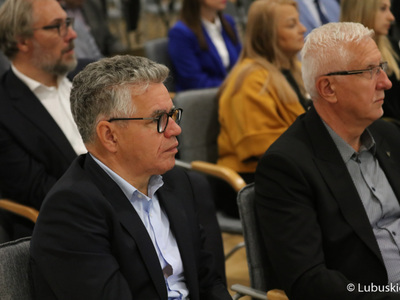 Burmistrz Bytomia Odrz. Jacek Sauter (z lewej) oraz Senator RP Wadim Tyszkiewicz (obok) na debacie samorządowej w Muzeum Ziemi Lubuskiej w Zielonej Górze 