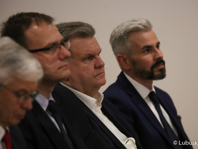 Uczestnicy debaty samorządowej w Muzeum Ziemi Lubuskiej w Zielonej Górze 