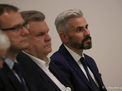 Uczestnicy debaty samorządowej w Muzeum Ziemi Lubuskiej w Zielonej Górze 