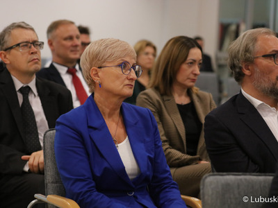 Uczestnicy debaty samorządowej w Muzeum Ziemi Lubuskiej w Zielonej Górze 