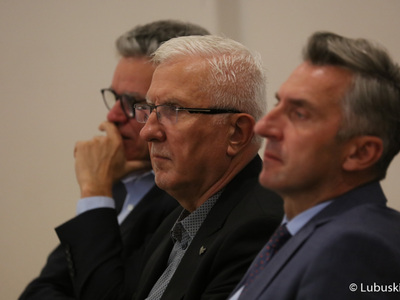 Senator RP Wadim Tyszkiewicz na debacie samorządowej w Muzeum Ziemi Lubuskiej w Zielonej Górze 