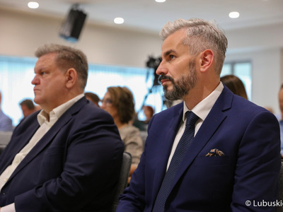 Uczestnicy debaty samorządowej w Muzeum Ziemi Lubuskiej w Zielonej Górze 