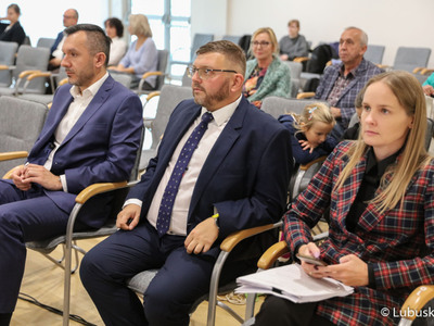 Uczestnicy debaty samorządowej w Muzeum Ziemi Lubuskiej w Zielonej Górze 
