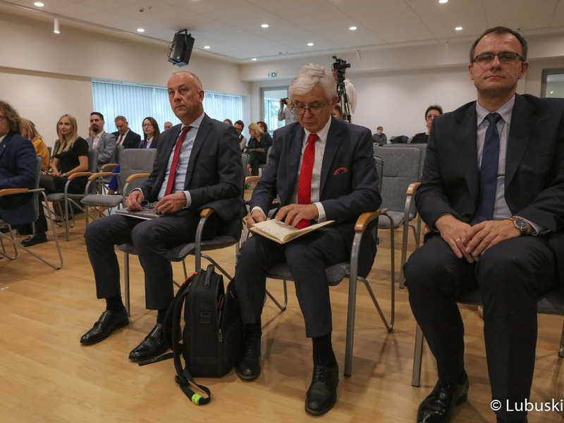 Uczestnicy debaty samorządowej w Muzeum Ziemi Lubuskiej w Zielonej Górze