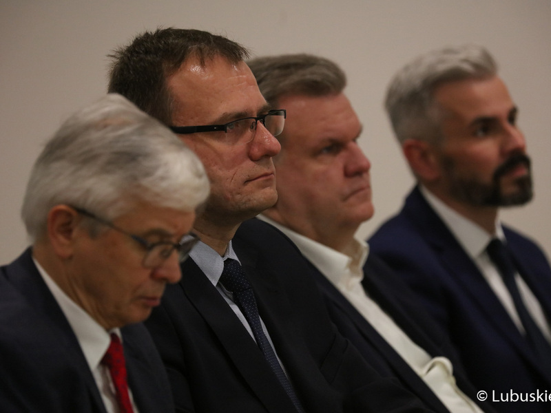 Uczestnicy debaty samorządowej w Muzeum Ziemi Lubuskiej w Zielonej Górze