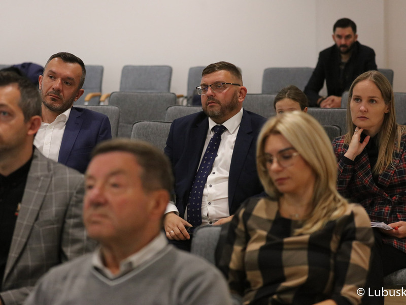 Uczestnicy debaty samorządowej w Muzeum Ziemi Lubuskiej w Zielonej Górze