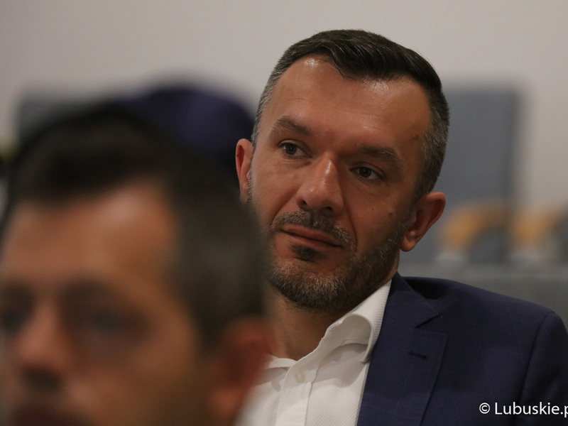Uczestnik debaty samorządowej w Muzeum Ziemi Lubuskiej w Zielonej Górze