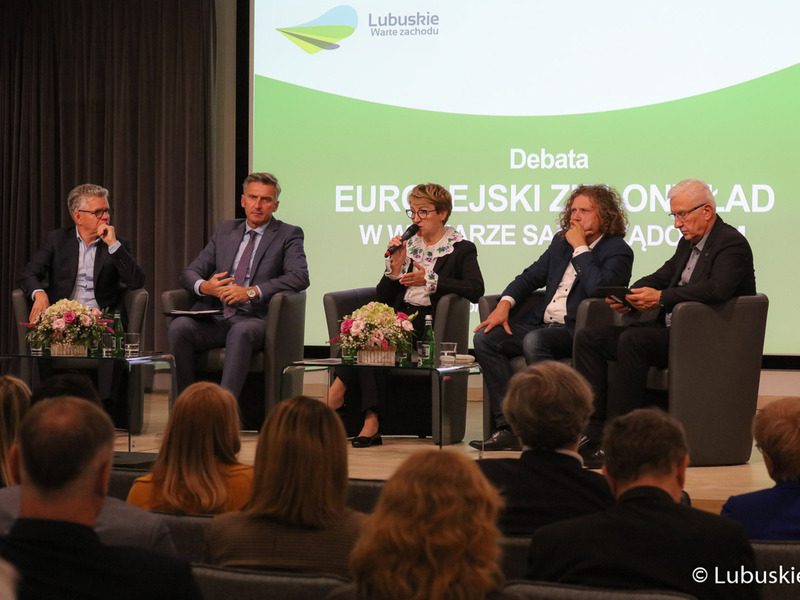Uczestnicy debaty samorządowej w Muzeum Ziemi Lubuskiej w Zielonej Górze