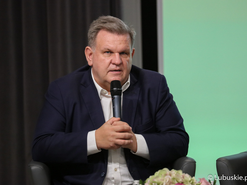 Poseł RP Bogusław Wontor podczas debaty samorządowej w Muzeum Ziemi Lubuskiej w Zielonej Górze