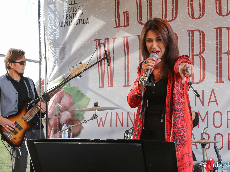 Występ zespołu Gedia Blues Band podczas winobrania na winnicy samorządowej w Zaborze