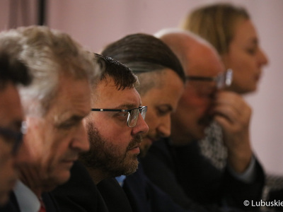 Uczestnicy posiedzenia Wojewódzkiej Rady Dialogu Społecznego w Górzykowie
