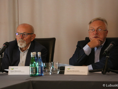 Uczestnicy posiedzenia Wojewódzkiej Rady Dialogu Społecznego w Górzykowie. Na zdjęciu Edward Makarewicz (z lewej) oraz Bogusław Motowidełko