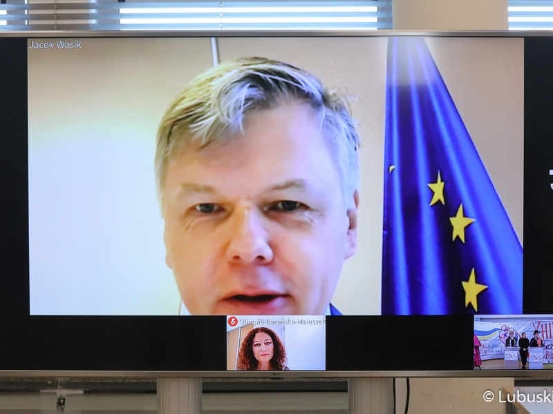 Dyrektor Przedstawicielstwa Regionalnego Komisji Europejskiej we Wrocławiu Jacek Wasik na konferencji prasowej dot. XIII Lubuskiego Kongresu Kobiet.