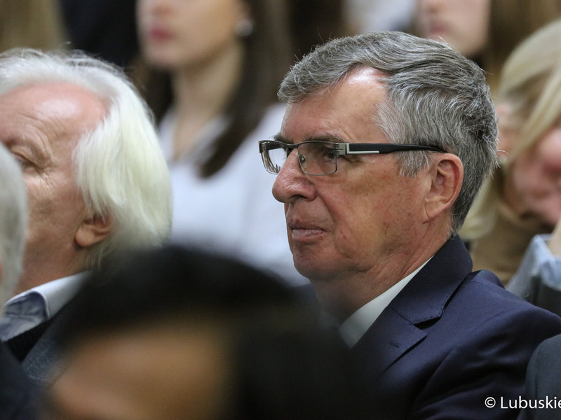 Prof. Czesław Osękowski podczas inauguracji roku akademickiego na Uniwersytecie Zielonogórskim.