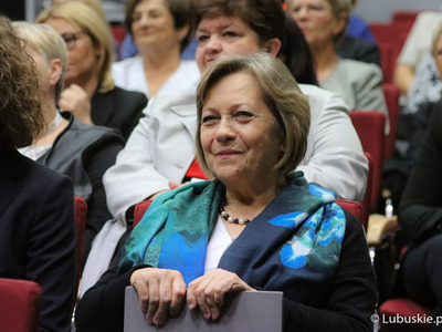 Goście uroczystości jubileuszu 75-lecia istnienia Wojewódzkiej i Miejskiej Biblioteki Publicznej im. Cypriana Norwida w Zielonej Górze. 