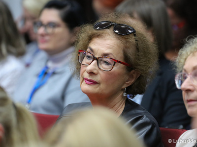 Goście uroczystości jubileuszu 75-lecia istnienia Wojewódzkiej i Miejskiej Biblioteki Publicznej im. Cypriana Norwida w Zielonej Górze. 