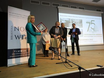 Uroczystość jubileuszu 75-lecia istnienia Wojewódzkiej i Miejskiej Biblioteki Publicznej im. Cypriana Norwida w Zielonej Górze. 