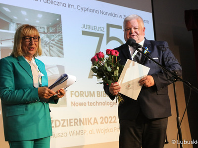 Uroczystość jubileuszu 75-lecia istnienia Wojewódzkiej i Miejskiej Biblioteki Publicznej im. Cypriana Norwida w Zielonej Górze. 