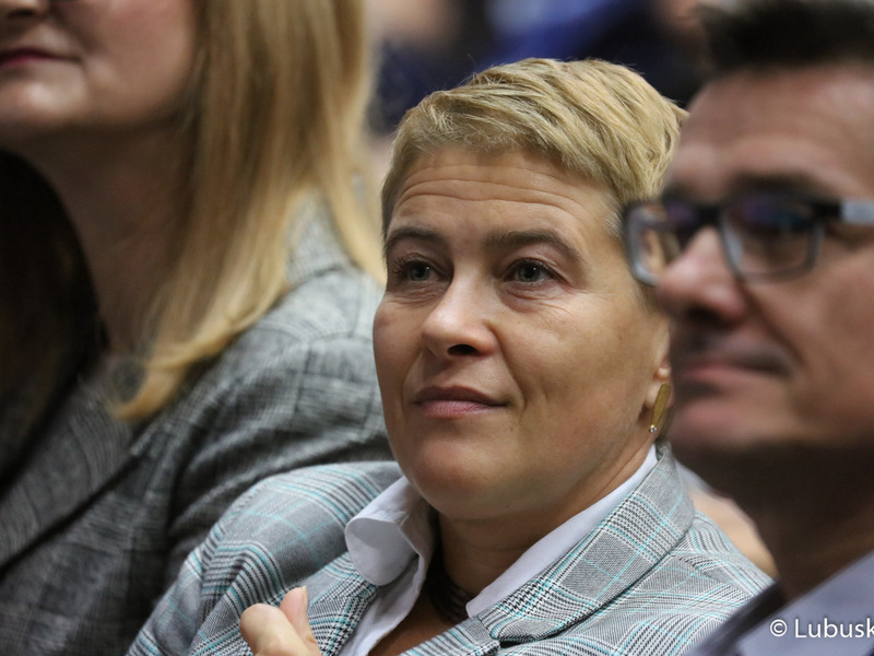 Goście uroczystości jubileuszu 75-lecia istnienia Wojewódzkiej i Miejskiej Biblioteki Publicznej im. Cypriana Norwida w Zielonej Górze.