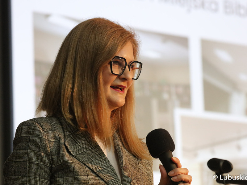 Uroczystość jubileuszu 75-lecia istnienia Wojewódzkiej i Miejskiej Biblioteki Publicznej im. Cypriana Norwida w Zielonej Górze.