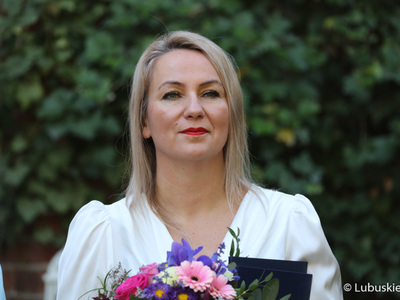 Magdalena Dec, współwłaścicielka Gościńca u Deców i Decowej Manufaktury podczas konferencji prasowej dot. promocji produktów regionalnych w Karszynie
