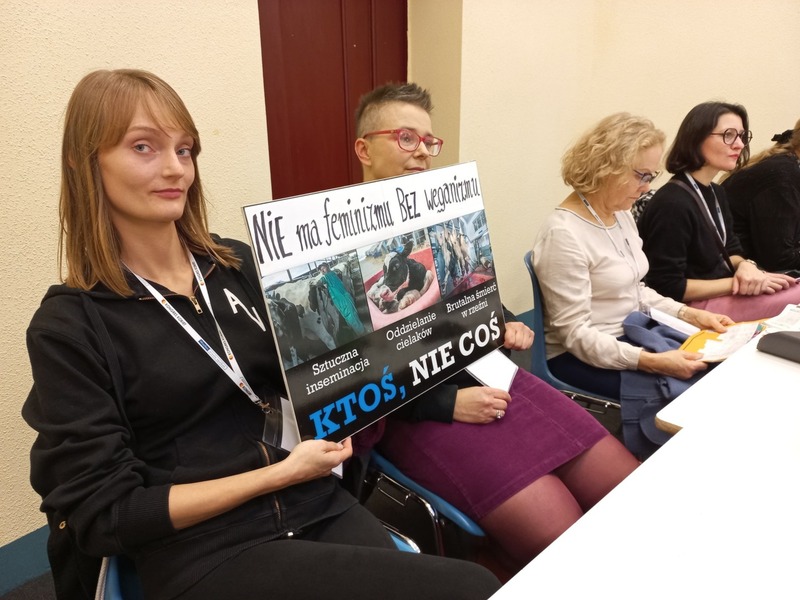 XIV Ogólnopolski Kongres Kobiet we wrocławskiej Hali Stulecia i Wrocławskim Centrum Kongresowym. Hasło przewodnie to: Moc jest w nas! Kobiety na rzecz pokoju, równości, klimatu i demokracji.