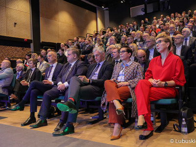 Uczestnicy pierwszego dnia Kongresu Gospodarczego Lubuskie 2022 w Centrum Kreatywnej Kultury przy zielonogórskim Regionalnym Centrum Animacji Kultury 