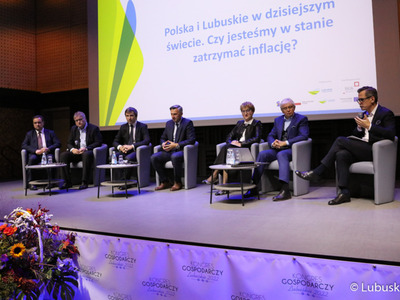 Uczestnicy pierwszego dnia Kongresu Gospodarczego Lubuskie 2022 w Centrum Kreatywnej Kultury przy zielonogórskim Regionalnym Centrum Animacji Kultury 