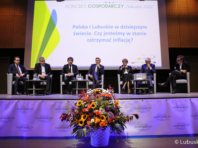 Uczestnicy pierwszego dnia Kongresu Gospodarczego Lubuskie 2022 w Centrum Kreatywnej Kultury przy zielonogórskim Regionalnym Centrum Animacji Kultury 